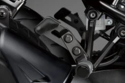 Suzuki Kunststof Zijkoffers Bracket DL 1050 (XT) (20)