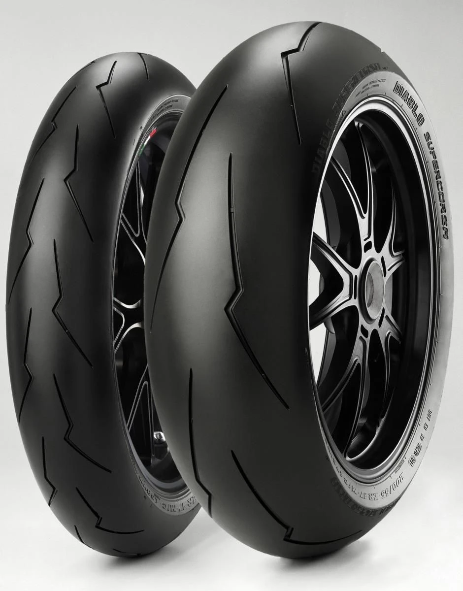 Pirelli 140/70 ZR17 DIABLO SUPERCORSA V2 66W A SC2 Motorband 1 Pirelli 140/70 ZR17 DIABLO SUPERCORSA V2 66W A SC2 Motorband